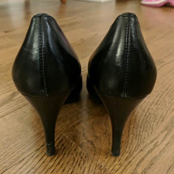 Black pumps - Picture 3 of 4
